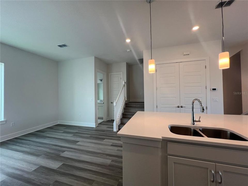 В аренду: $3,150 (3 спален, 2 ванн, 2020 Квадратных фут)