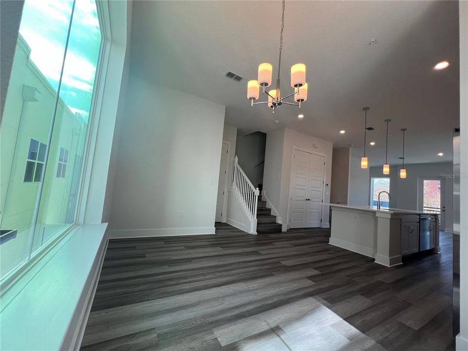 В аренду: $3,150 (3 спален, 2 ванн, 2020 Квадратных фут)