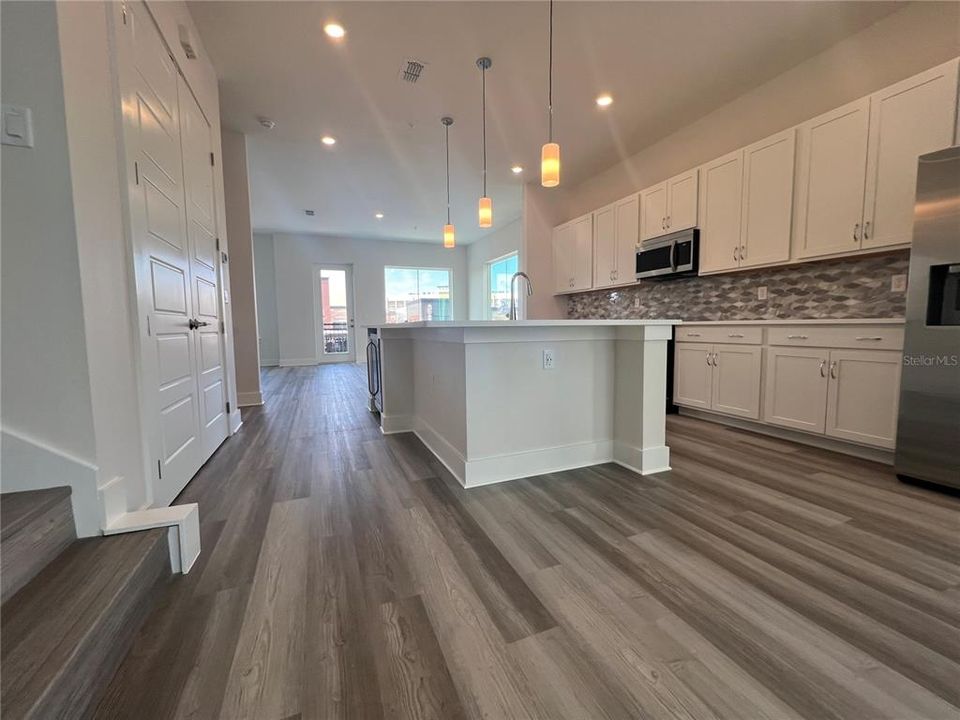 В аренду: $3,150 (3 спален, 2 ванн, 2020 Квадратных фут)