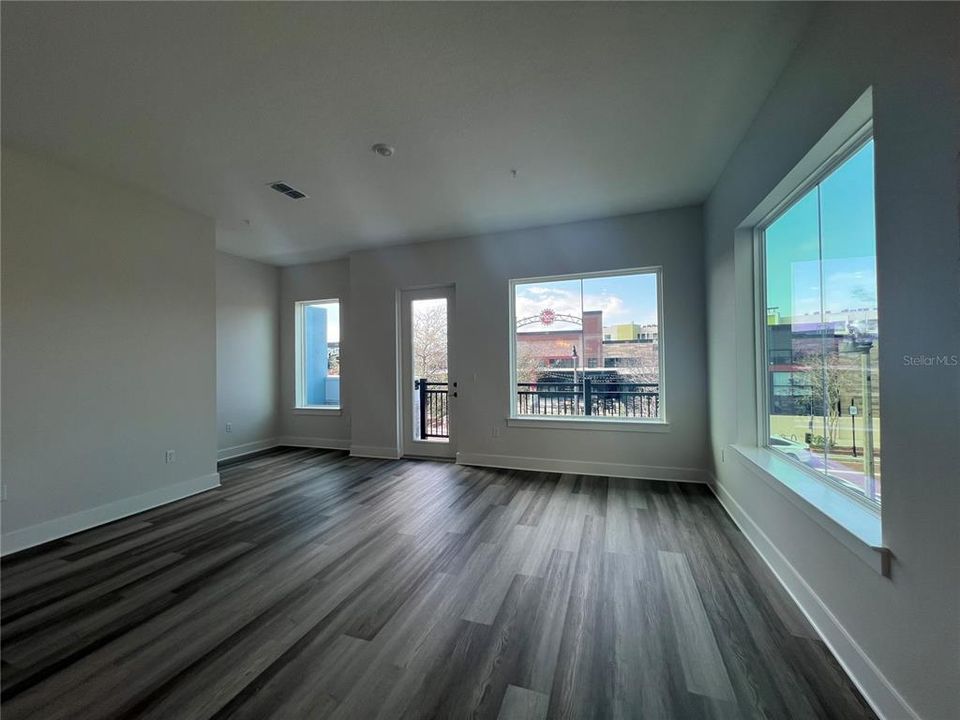 В аренду: $3,150 (3 спален, 2 ванн, 2020 Квадратных фут)