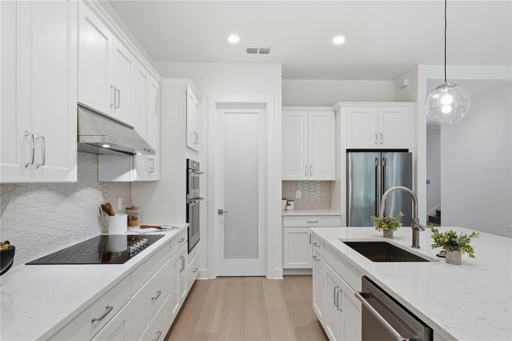 En Venta: $743,000 (3 camas, 2 baños, 3080 Pies cuadrados)