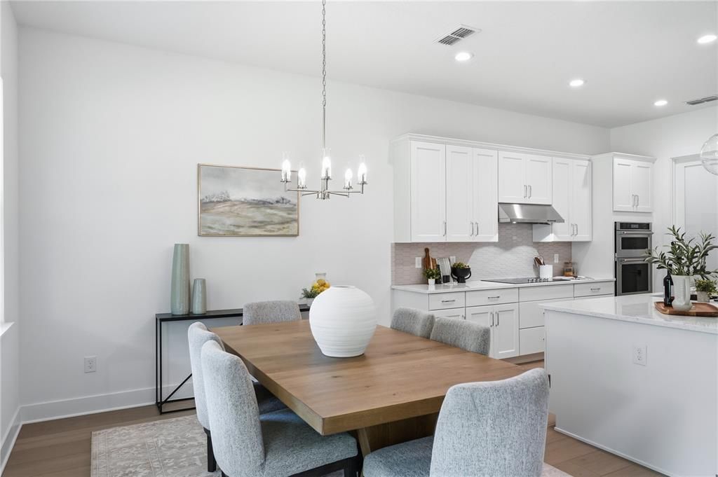 En Venta: $743,000 (3 camas, 2 baños, 3080 Pies cuadrados)