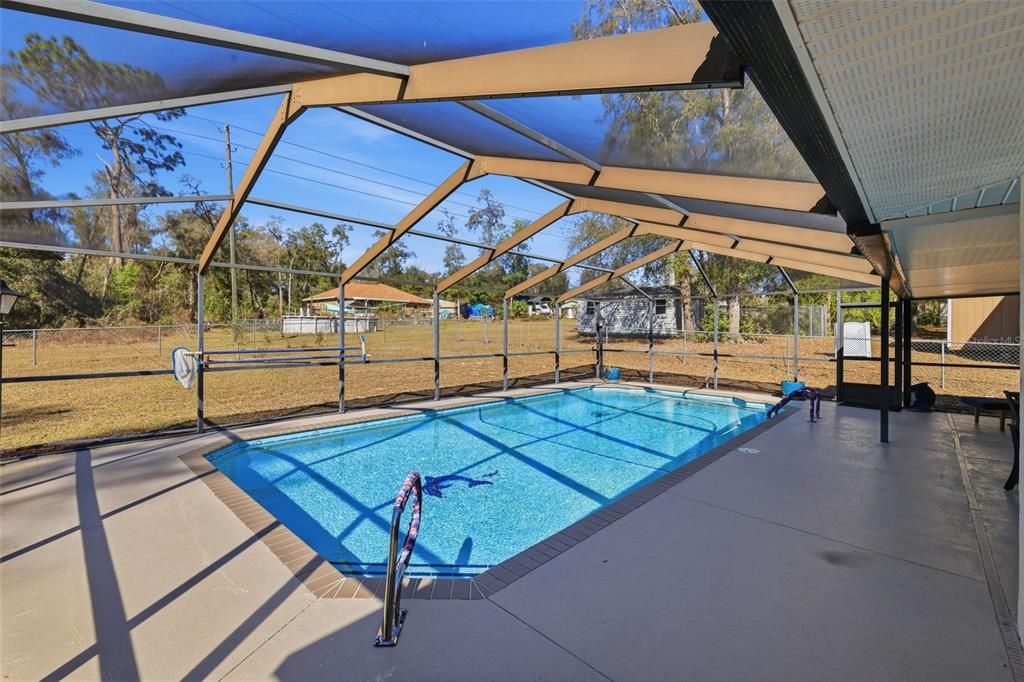 Active With Contract: $359,000 (3 beds, 2 baths, 1474 Square Feet)