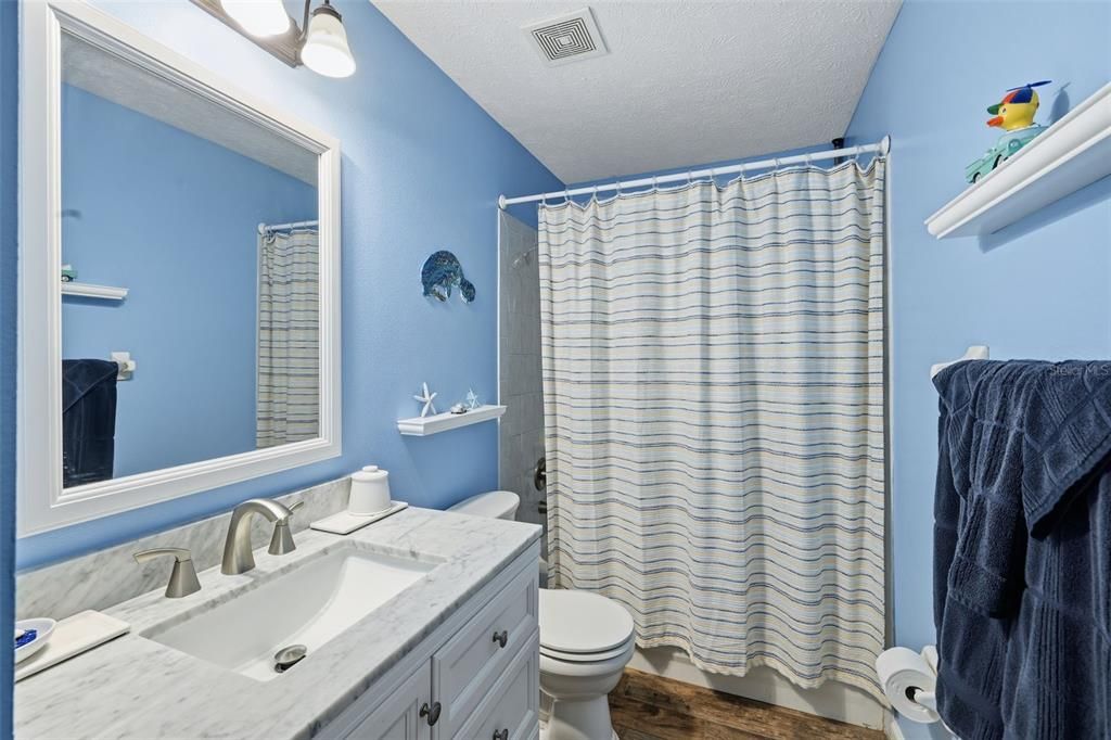 Active With Contract: $359,000 (3 beds, 2 baths, 1474 Square Feet)