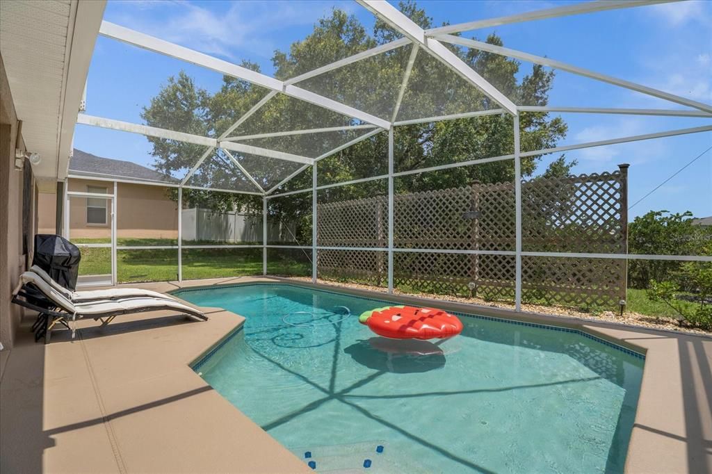 Activo con contrato: $499,000 (4 camas, 2 baños, 1807 Pies cuadrados)