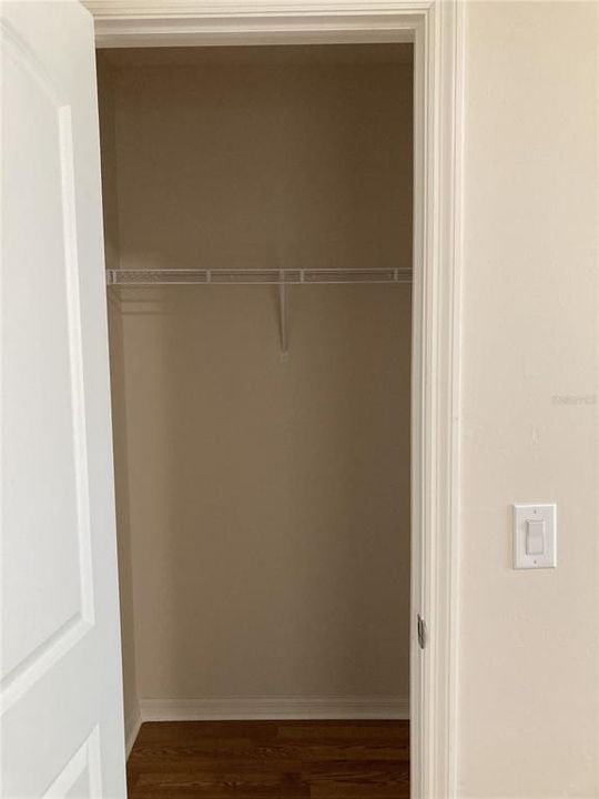 For Rent: $1,800 (3 beds, 2 baths, 1402 Square Feet)