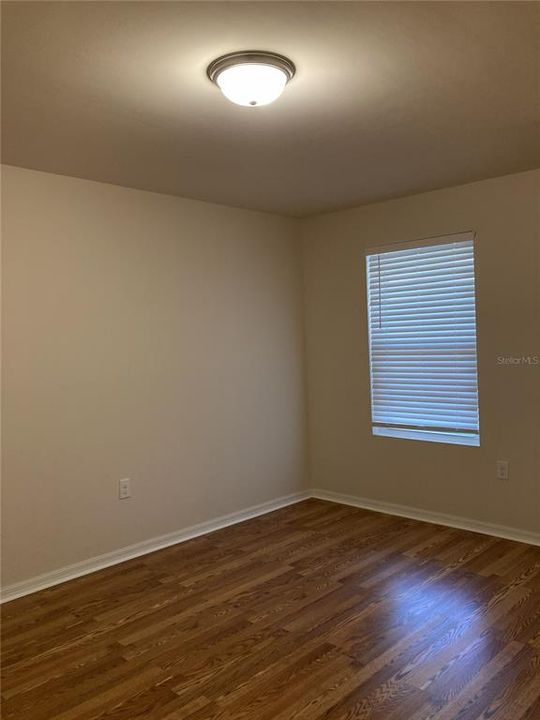 For Rent: $1,800 (3 beds, 2 baths, 1402 Square Feet)