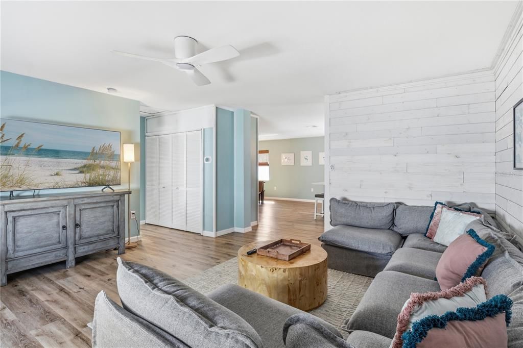 For Sale: $1,525,000 (3 beds, 2 baths, 1599 Square Feet)