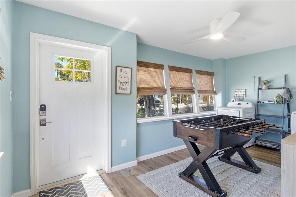 For Sale: $1,525,000 (3 beds, 2 baths, 1599 Square Feet)
