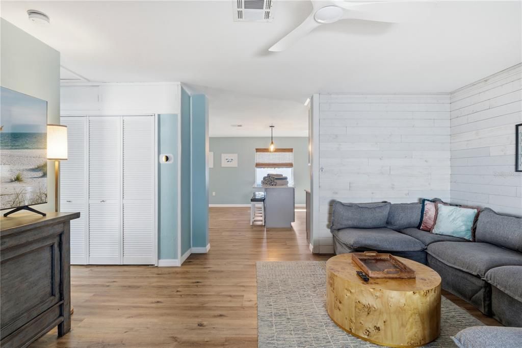 For Sale: $1,525,000 (3 beds, 2 baths, 1599 Square Feet)