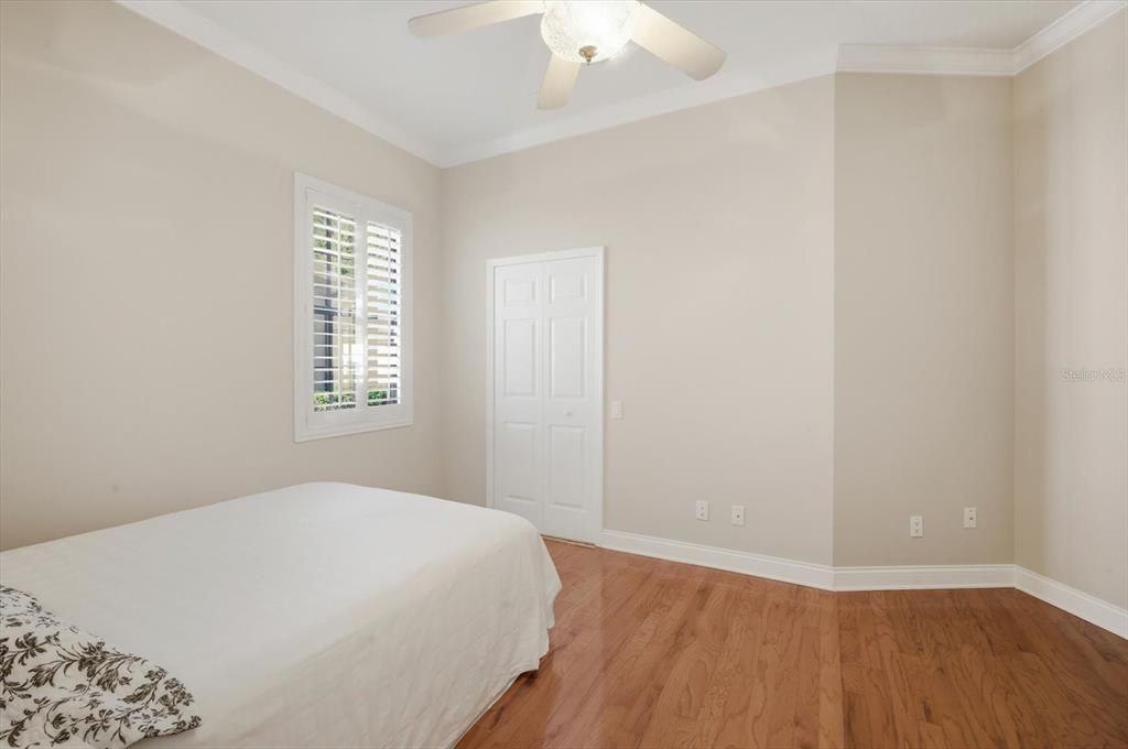 Activo con contrato: $415,000 (2 camas, 2 baños, 2041 Pies cuadrados)