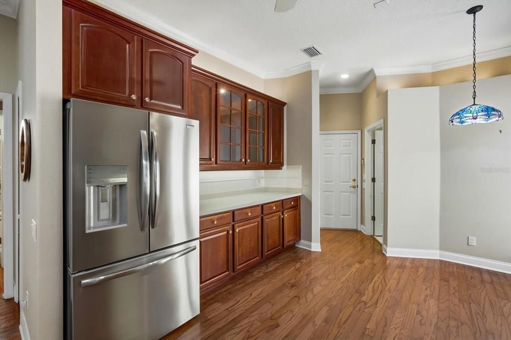 Activo con contrato: $415,000 (2 camas, 2 baños, 2041 Pies cuadrados)