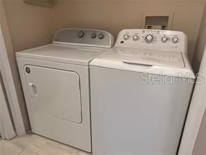 Activo con contrato: $1,800 (3 camas, 2 baños, 1749 Pies cuadrados)
