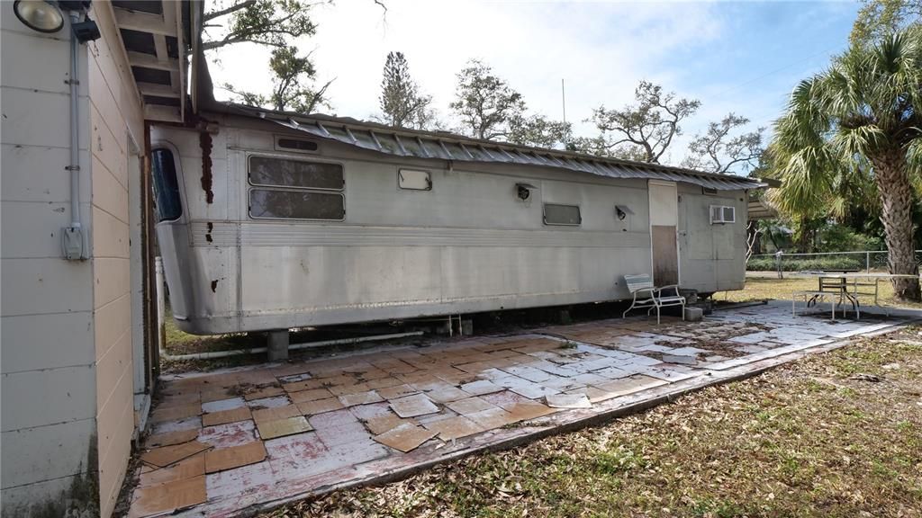 Activo con contrato: $130,000 (2 camas, 2 baños, 303 Pies cuadrados)