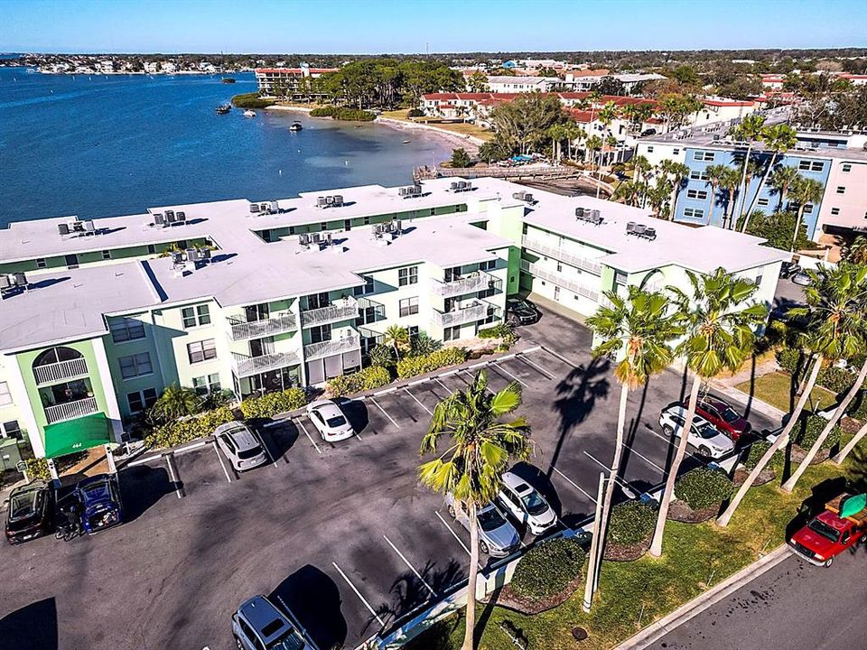 For Sale: $440,000 (2 beds, 2 baths, 1016 Square Feet)