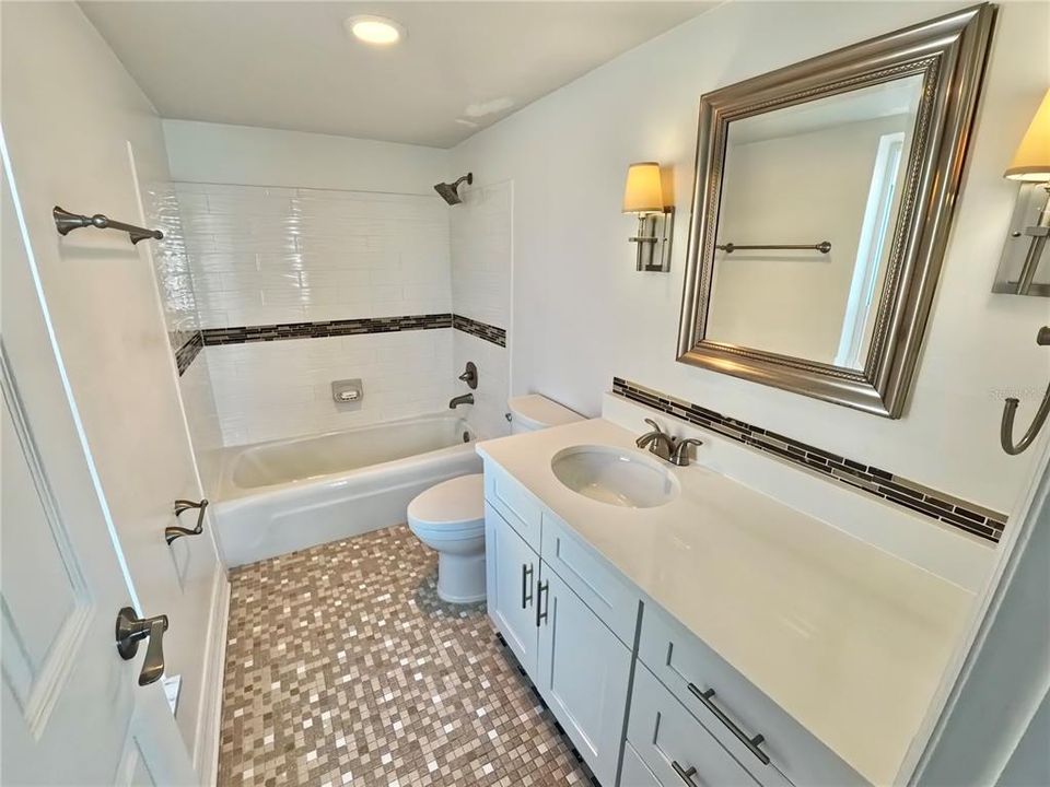 For Sale: $440,000 (2 beds, 2 baths, 1016 Square Feet)