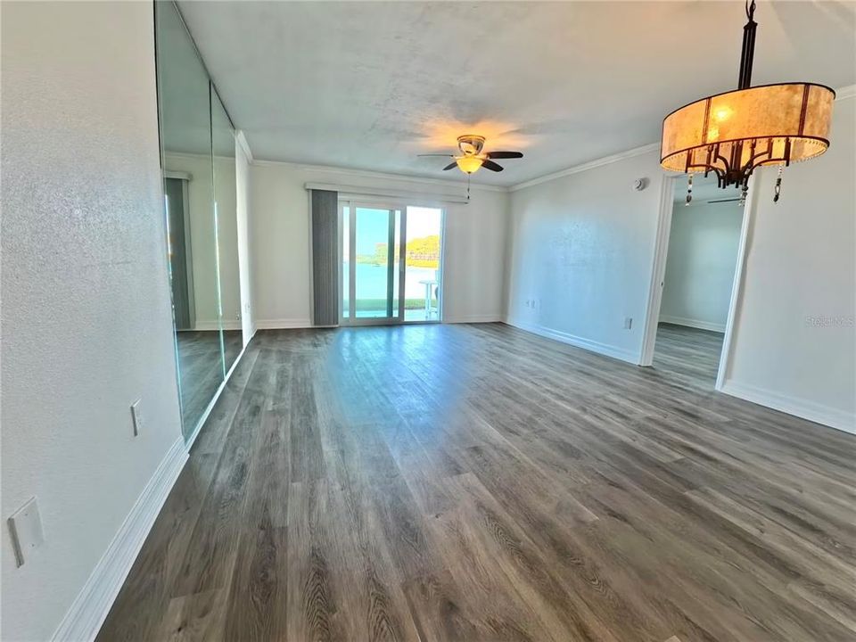 For Sale: $440,000 (2 beds, 2 baths, 1016 Square Feet)