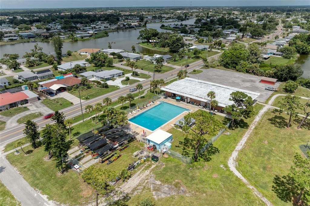 Под контрактом: $174,900 (1 спален, 1 ванн, 843 Квадратных фут)