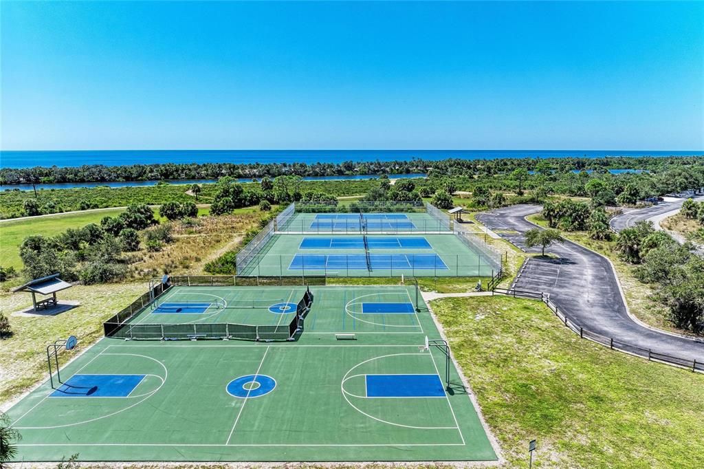 Под контрактом: $174,900 (1 спален, 1 ванн, 843 Квадратных фут)