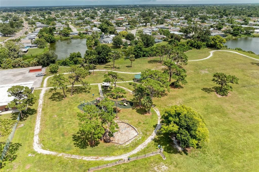 Под контрактом: $174,900 (1 спален, 1 ванн, 843 Квадратных фут)