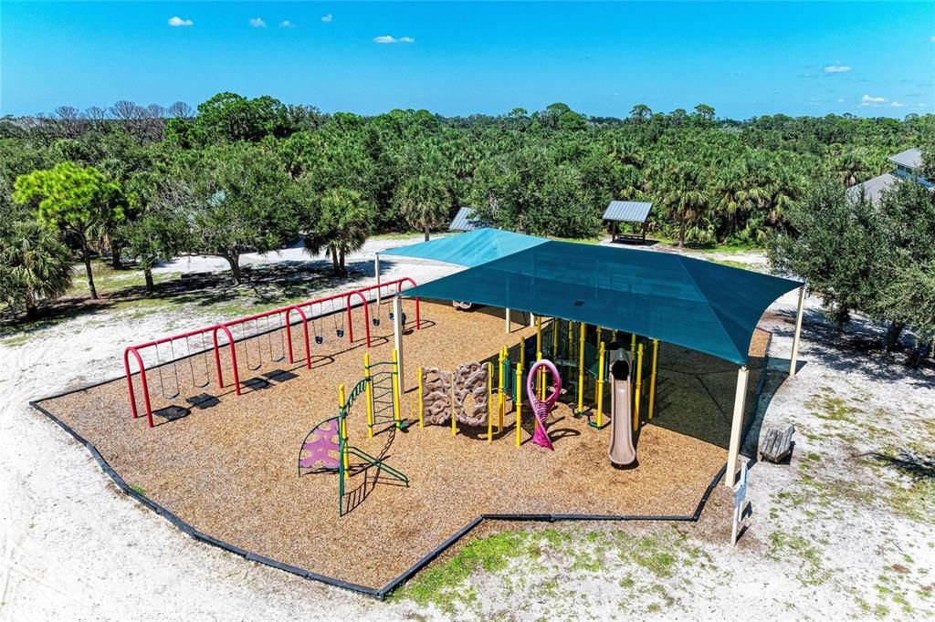 Под контрактом: $174,900 (1 спален, 1 ванн, 843 Квадратных фут)