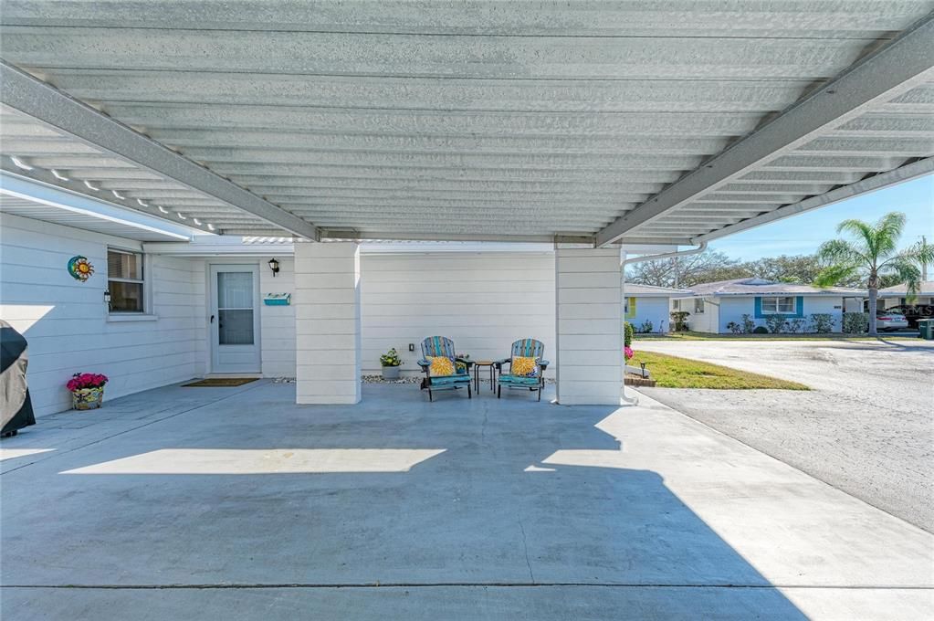 Под контрактом: $174,900 (1 спален, 1 ванн, 843 Квадратных фут)