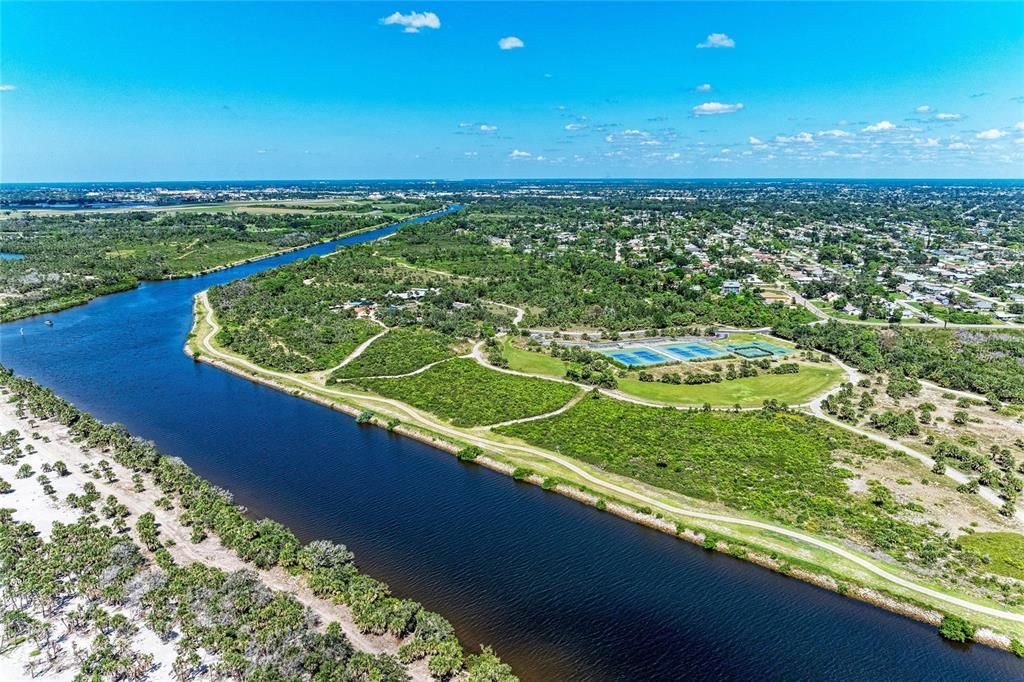 Под контрактом: $174,900 (1 спален, 1 ванн, 843 Квадратных фут)