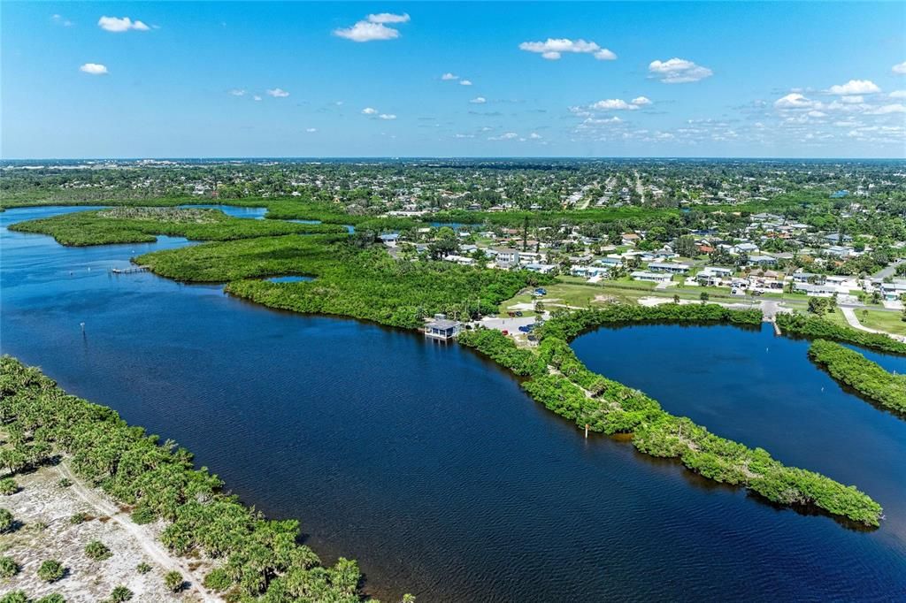 Под контрактом: $174,900 (1 спален, 1 ванн, 843 Квадратных фут)