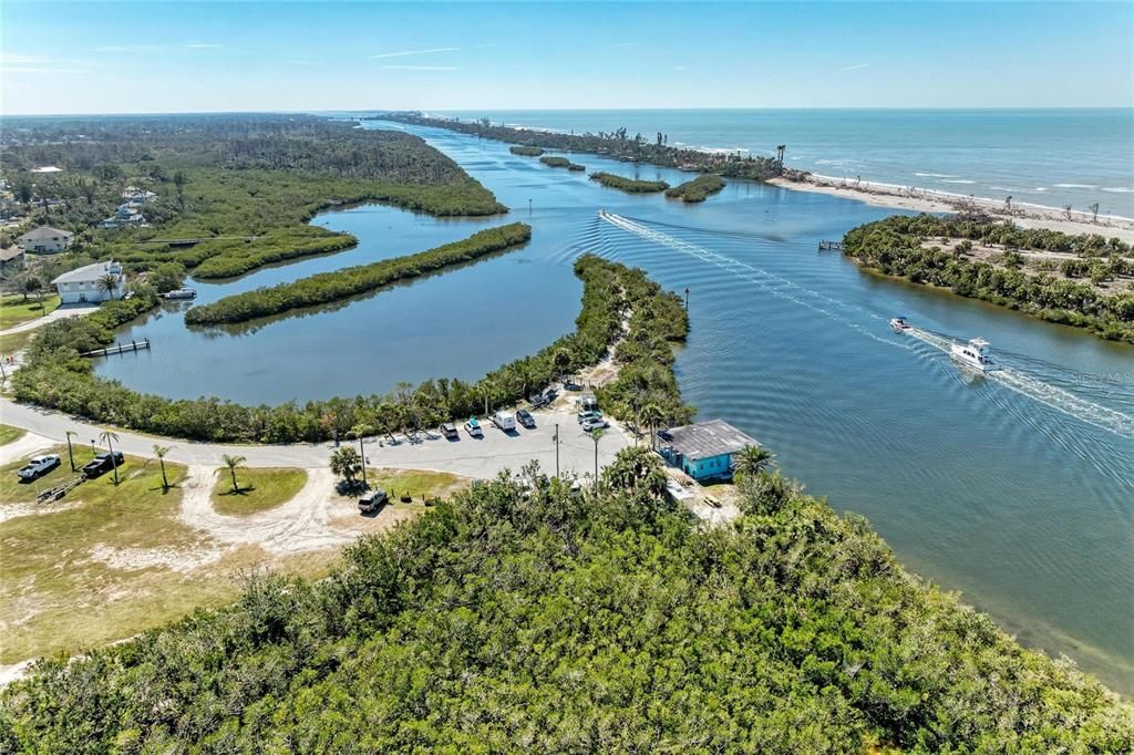 Под контрактом: $174,900 (1 спален, 1 ванн, 843 Квадратных фут)