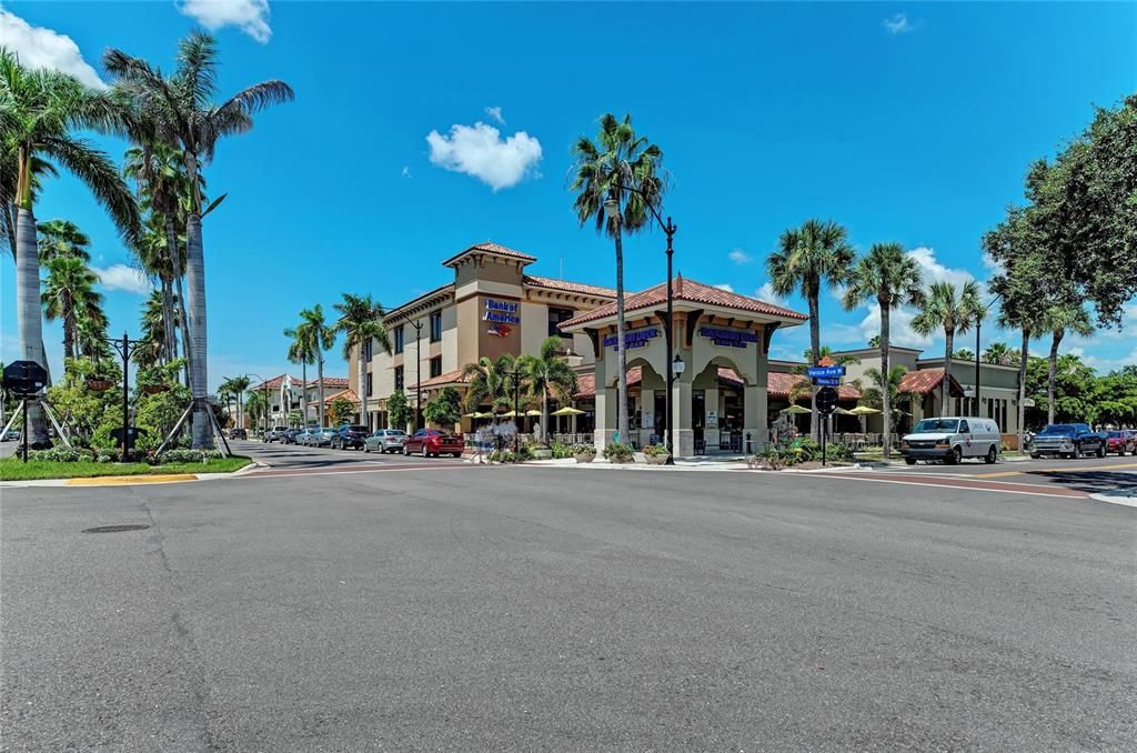 Под контрактом: $174,900 (1 спален, 1 ванн, 843 Квадратных фут)