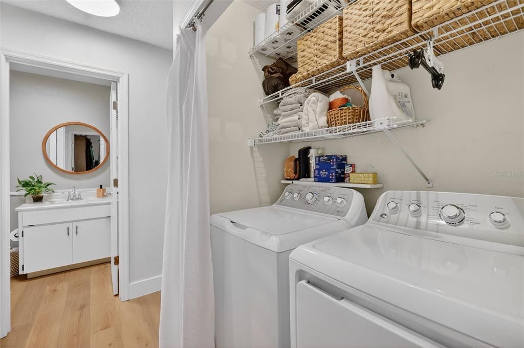 На продажу: $209,000 (2 спален, 2 ванн, 956 Квадратных фут)