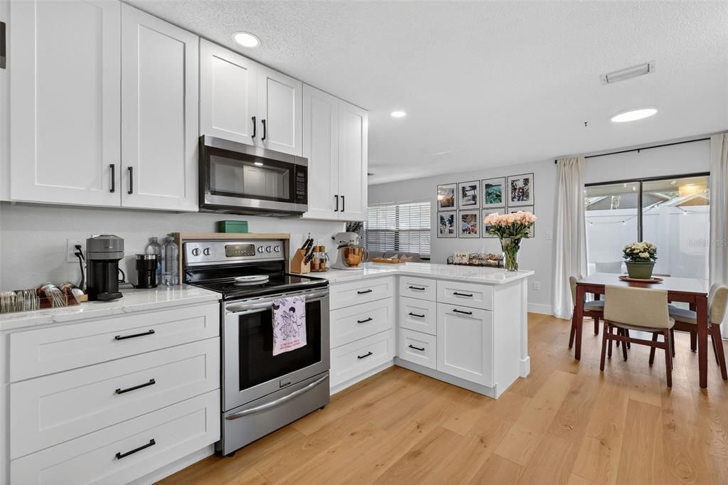 На продажу: $209,000 (2 спален, 2 ванн, 956 Квадратных фут)