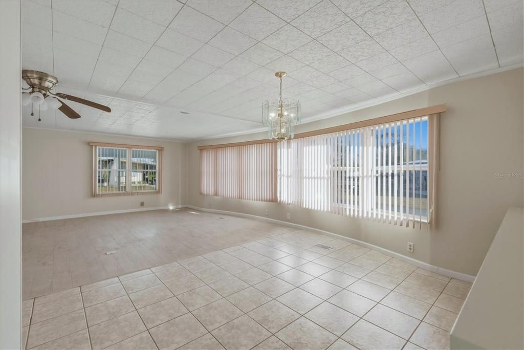 Active With Contract: $185,000 (2 beds, 2 baths, 1344 Square Feet)
