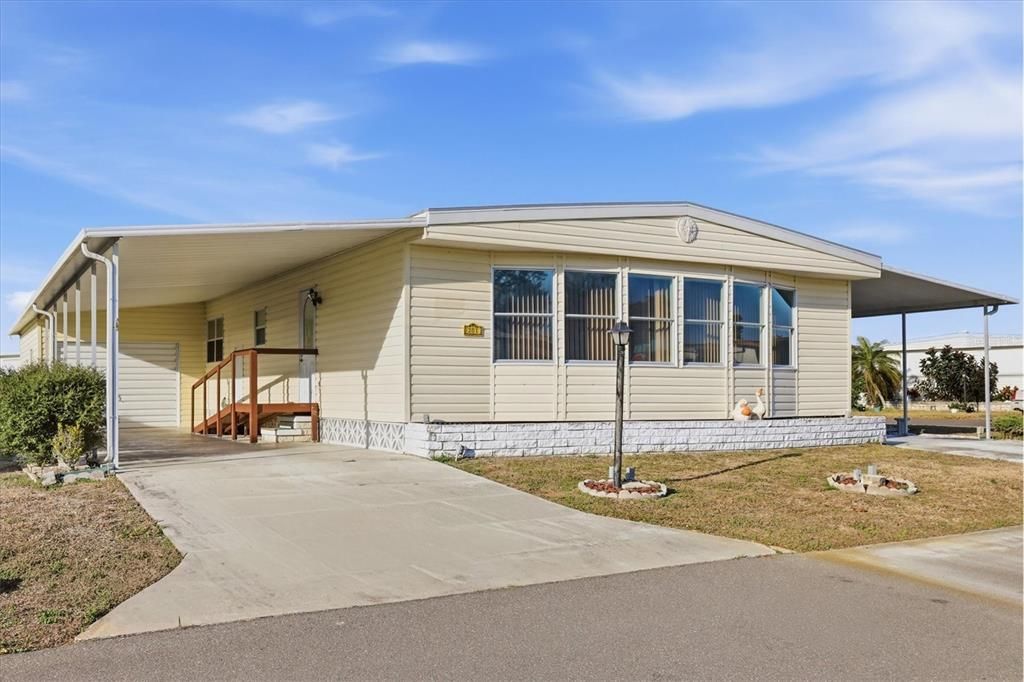 Active With Contract: $185,000 (2 beds, 2 baths, 1344 Square Feet)