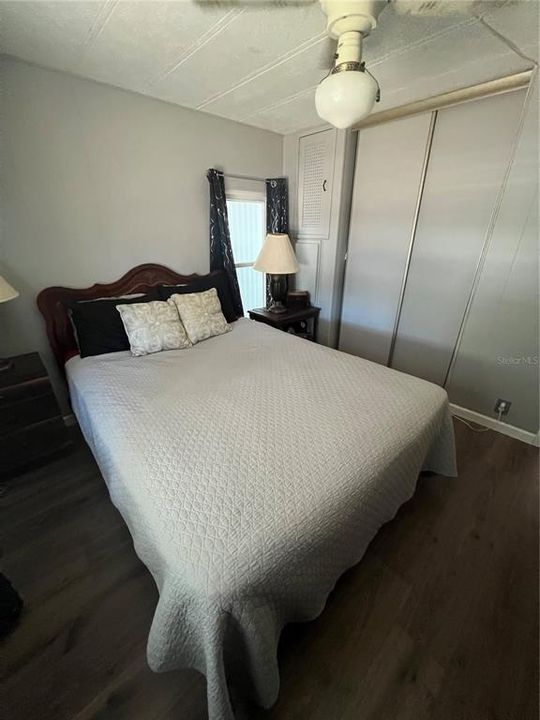 Active With Contract: $139,500 (2 beds, 2 baths, 936 Square Feet)