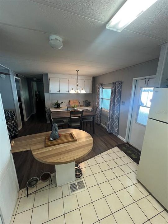 Active With Contract: $139,500 (2 beds, 2 baths, 936 Square Feet)
