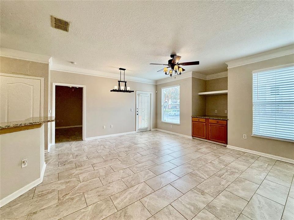 For Sale: $174,900 (2 beds, 2 baths, 1110 Square Feet)