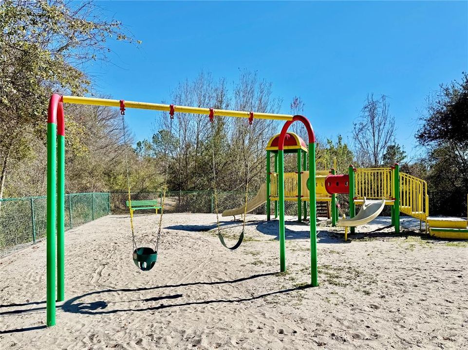 For Sale: $174,900 (2 beds, 2 baths, 1110 Square Feet)