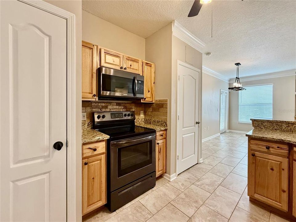 For Sale: $174,900 (2 beds, 2 baths, 1110 Square Feet)