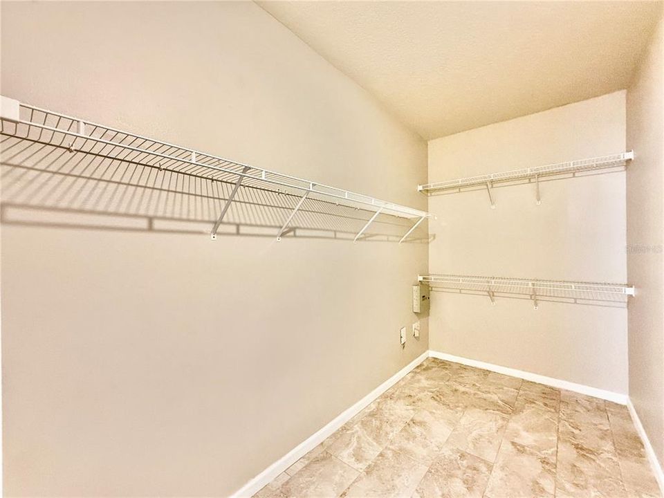 For Sale: $174,900 (2 beds, 2 baths, 1110 Square Feet)