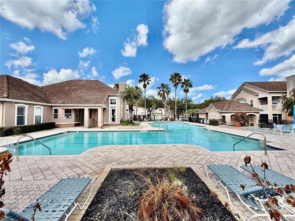 For Sale: $174,900 (2 beds, 2 baths, 1110 Square Feet)