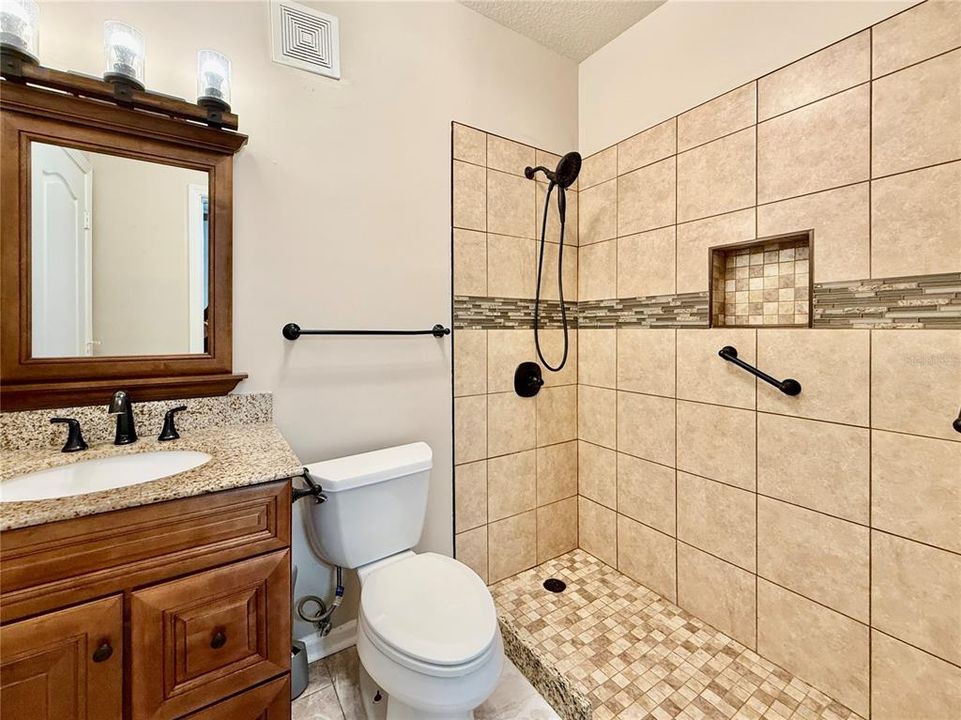 For Sale: $174,900 (2 beds, 2 baths, 1110 Square Feet)