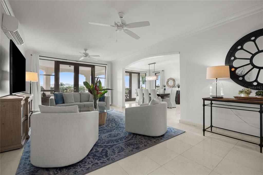 En Venta: $1,995,000 (4 camas, 3 baños, 2696 Pies cuadrados)