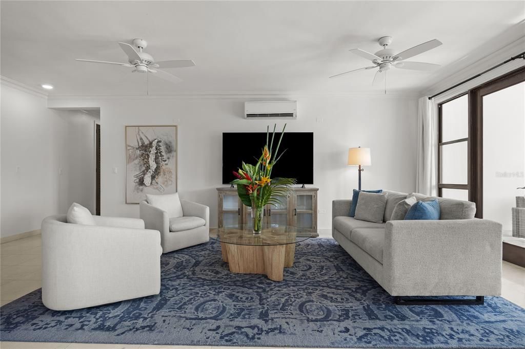 En Venta: $1,995,000 (4 camas, 3 baños, 2696 Pies cuadrados)