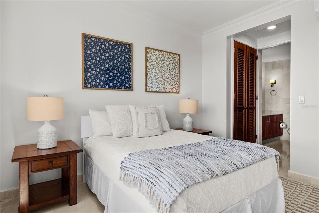 En Venta: $1,995,000 (4 camas, 3 baños, 2696 Pies cuadrados)