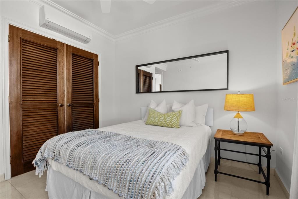 En Venta: $1,995,000 (4 camas, 3 baños, 2696 Pies cuadrados)