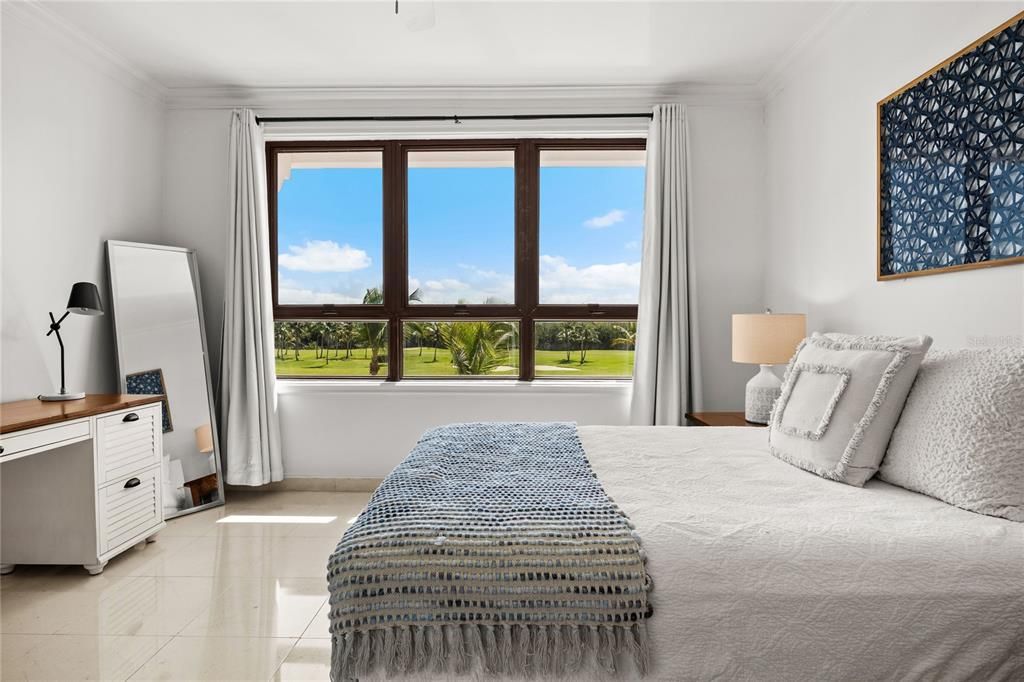 En Venta: $1,995,000 (4 camas, 3 baños, 2696 Pies cuadrados)
