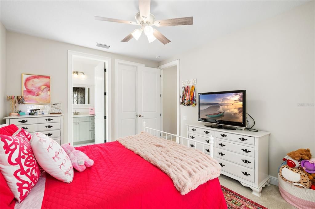 For Sale: $1,375,000 (4 beds, 4 baths, 4081 Square Feet)