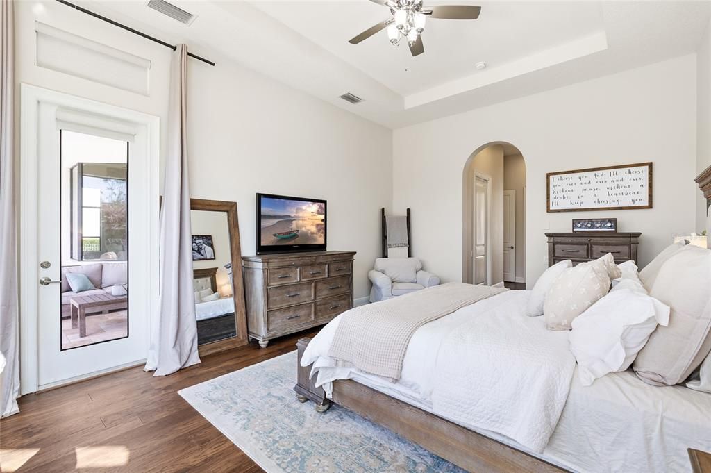 For Sale: $1,375,000 (4 beds, 4 baths, 4081 Square Feet)