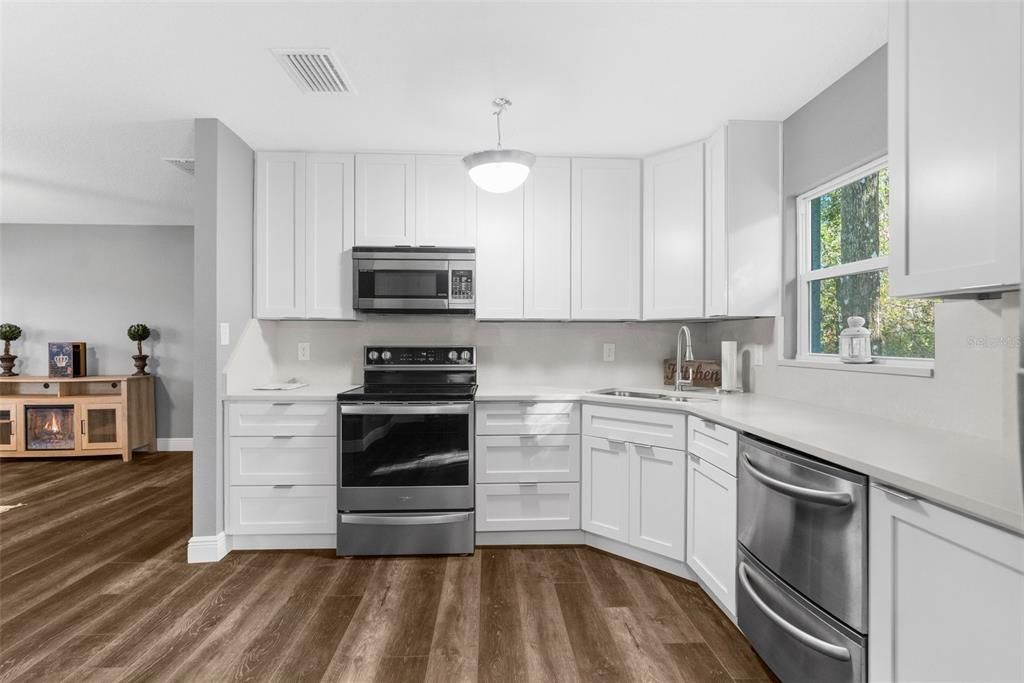 For Sale: $485,000 (2 beds, 2 baths, 1224 Square Feet)